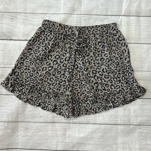American Eagle Tan and Black High Waist Flowy Shorts - Picture 1 of 9